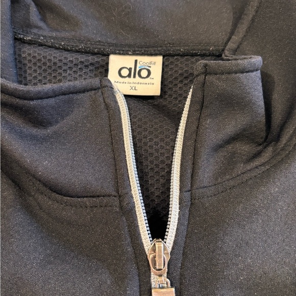 ALO Yoga Lightweight Black Jacket with Gray Accents - Picture 4 of 7